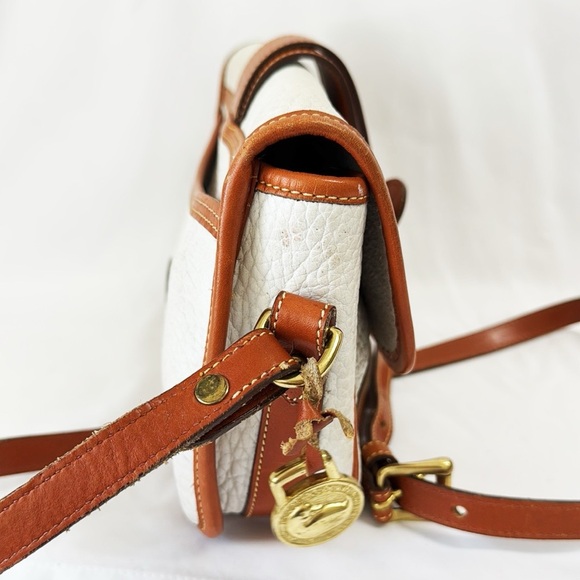 VINTAGE Dooney & Bourke White Pebbled Leather Saddle/Crossbody Bag - Picture 6 of 10